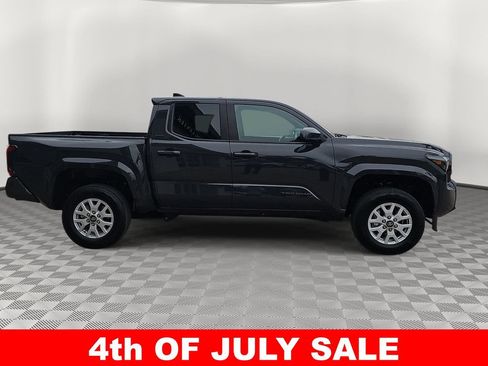 Used 2025 Toyota Tacoma SR5 AWD/4WD image 2