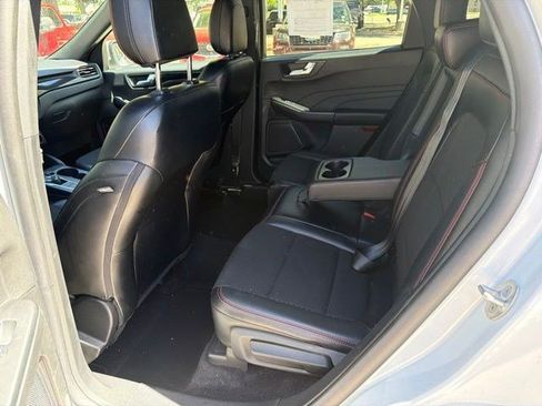 Used 2025 Ford Escape ST-Line Select AWD/4WD image 14