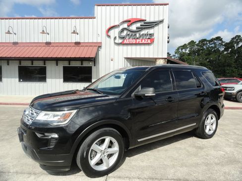 Used 2019 Ford Explorer XLT w/ Equipment Group 201A FWD image 1