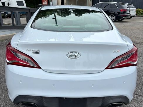 Used 2014 Hyundai Genesis 2.0T RWD image 4