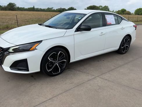 Used 2024 Nissan Altima 2.5 SR image 5