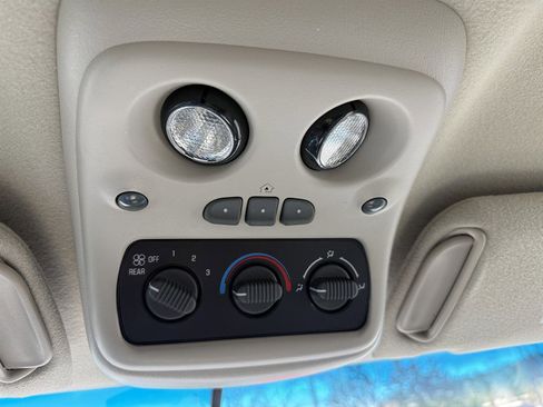 Used 2002 Chevrolet Suburban LS image 48