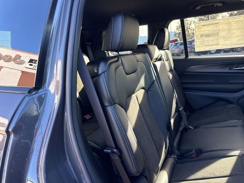 New 2025 Jeep Grand Cherokee L Altitude RWD image 22