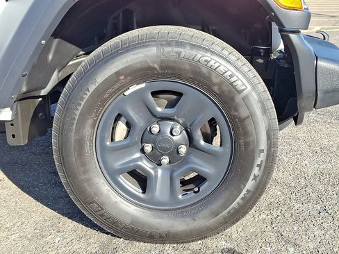 Used 2023 Jeep Wrangler Sport image 8