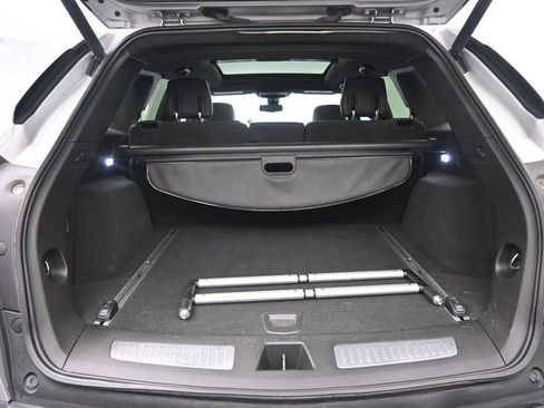 Used 2017 Cadillac XT5 Platinum w/ Driver Assist Package AWD/4WD image 25