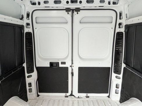 Used 2025 RAM ProMaster 2500 w/ Convenience Group FWD image 9