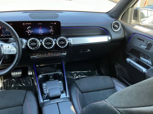 Used 2023 Mercedes-Benz EQB 300 4MATIC SUV image 17