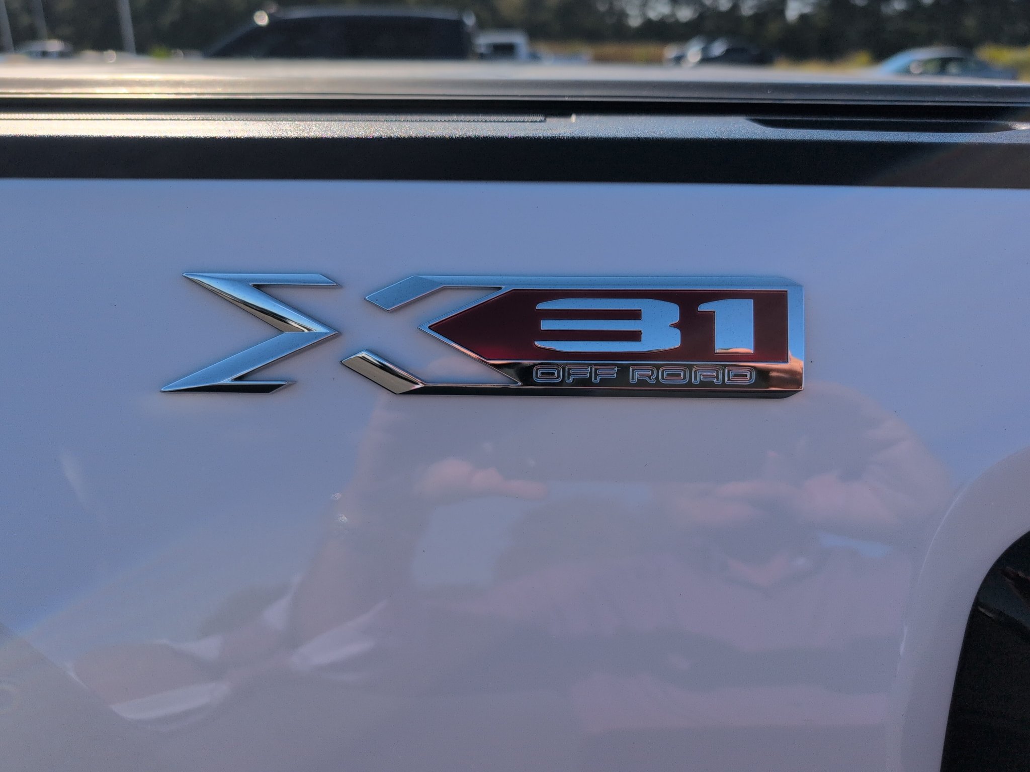 Used 2025 GMC Sierra 2500 SLT w/ SLT Premium Package AWD/4WD image 6