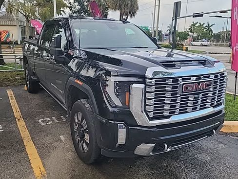 Used 2024 GMC Sierra 2500 Denali w/ Denali Reserve Package AWD/4WD image 2