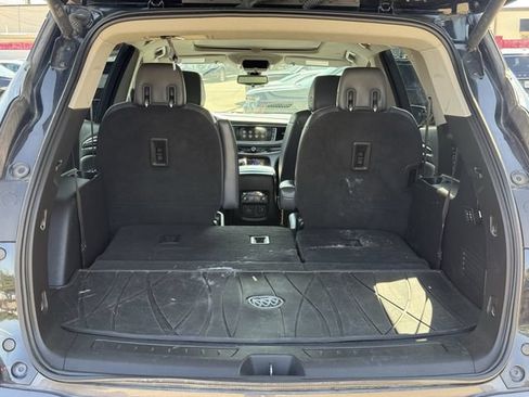 Used 2018 Buick Enclave Premium w/ Experience Buick Package FWD image 33