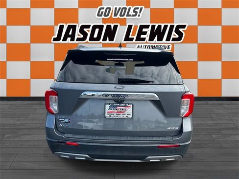 Used 2022 Ford Explorer XLT w/ Equipment Group 202A image 5