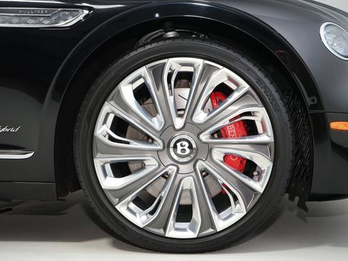 Used 2022 Bentley Flying Spur Plug-In Hybrid AWD/4WD image 37