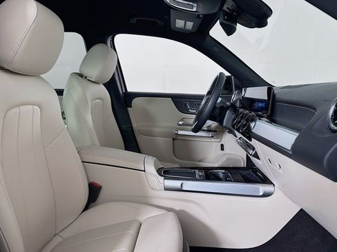 Used 2026 Mercedes-Benz GLB 250 image 6