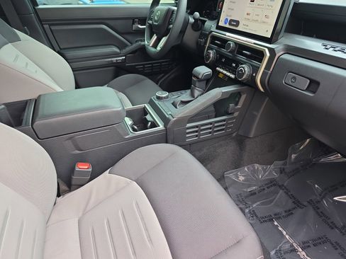 Used 2025 Toyota Tacoma TRD Sport w/ TRD Sport Upgrade Package RWD image 12