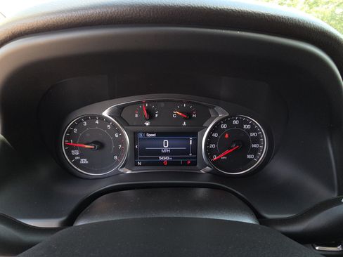 Used 2023 GMC Acadia SLE FWD image 16