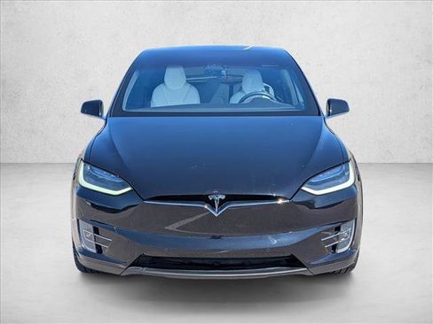 Used 2017 Tesla Model X 90D image 2