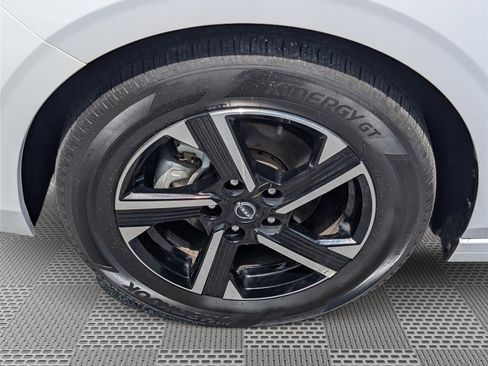 Used 2025 Nissan Sentra SV FWD image 10