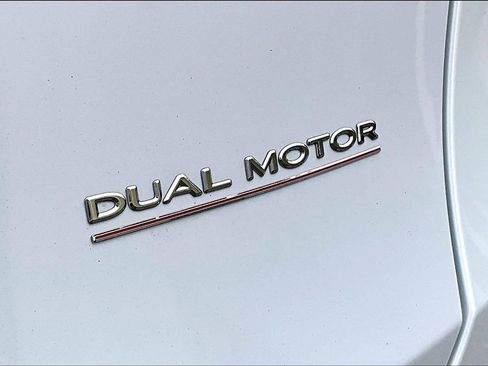 Used 2022 Tesla Model Y Performance AWD/4WD image 10