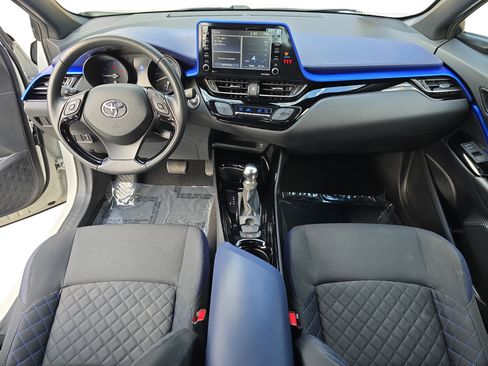 Used 2020 Toyota C-HR XLE image 9