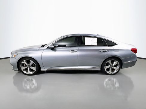 Used 2018 Honda Accord Touring image 9