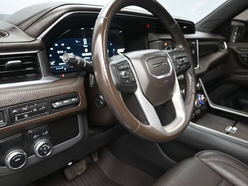 Used 2022 GMC Yukon XL Denali RWD image 12