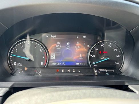 Used 2024 Ford Explorer XLT w/ Equipment Group 202A AWD/4WD image 33