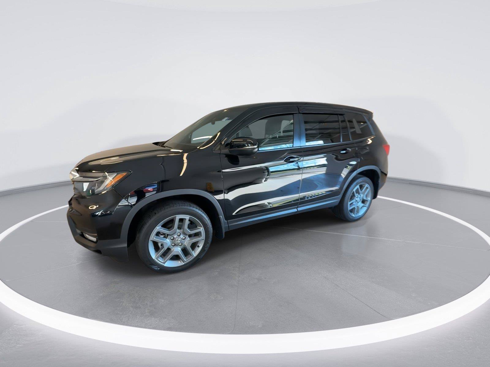 Used 2023 Honda Passport EX-L image 4