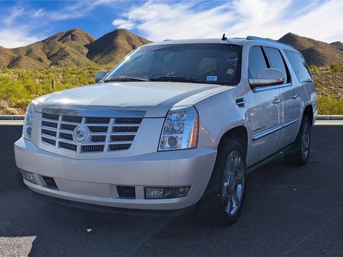 Used 2010 Cadillac Escalade ESV Premium image 14