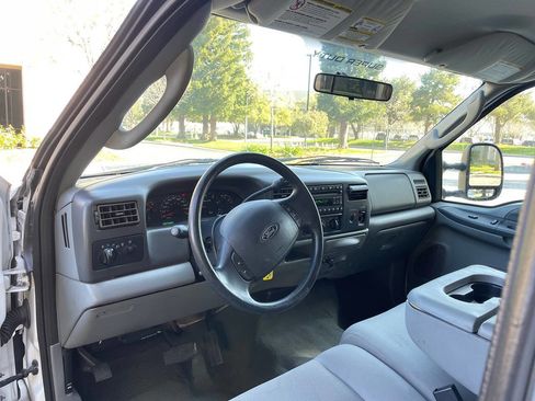 Used 2004 Ford F250 XLT image 11