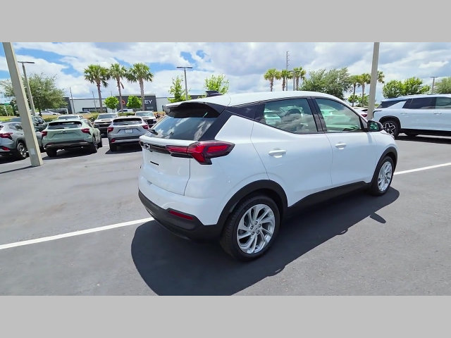 New 2027 Chevrolet Bolt LT w/ Comfort Package FWD image 17