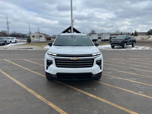 New 2026 Chevrolet Traverse LT w/ LPO, Floor Liner Package image 8