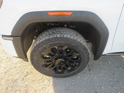 New 2026 GMC Sierra 2500 Denali Ultimate image 13