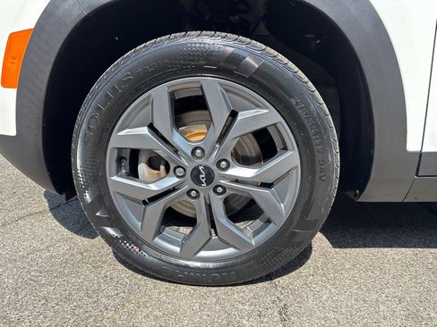 Certified 2024 Kia Seltos S AWD/4WD image 11