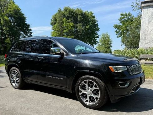 Used 2019 Jeep Grand Cherokee Overland AWD/4WD image 3