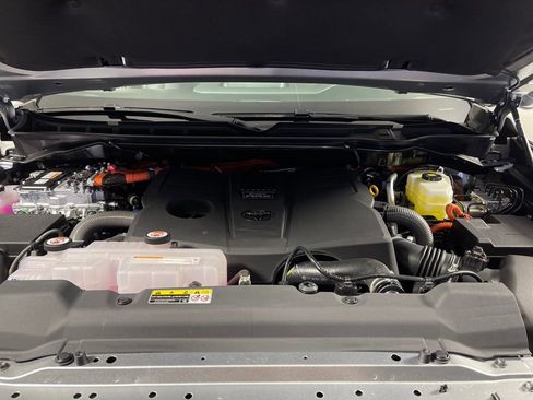 New 2026 Toyota Tundra Limited AWD/4WD image 9