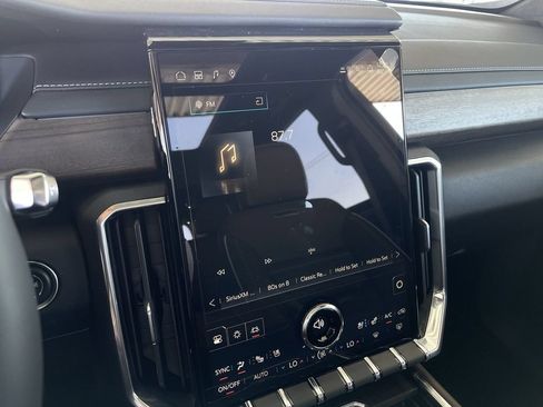 New 2026 GMC Acadia Denali Ultimate AWD/4WD image 13