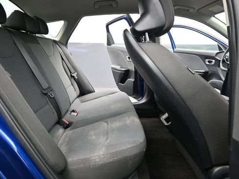 Used 2025 Kia K4 FWD image 19