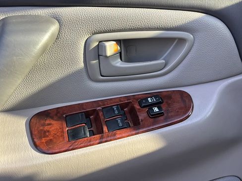 Used 2007 Toyota Sequoia Limited image 10