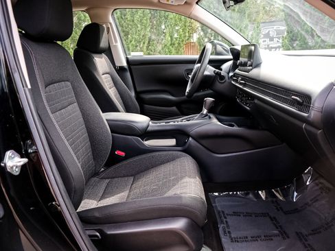 Certified 2023 Honda HR-V LX image 31