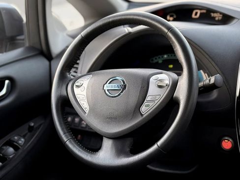 Used 2014 Nissan Leaf SV w/ LED & Quick Charge Package FWD image 12