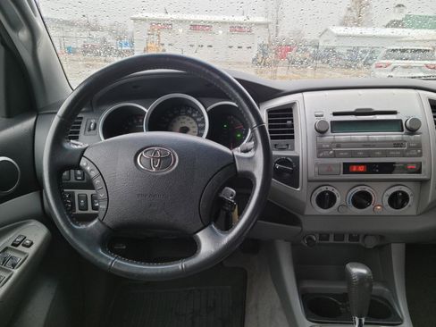 Used 2010 Toyota Tacoma Double Cab V6 4WD image 10
