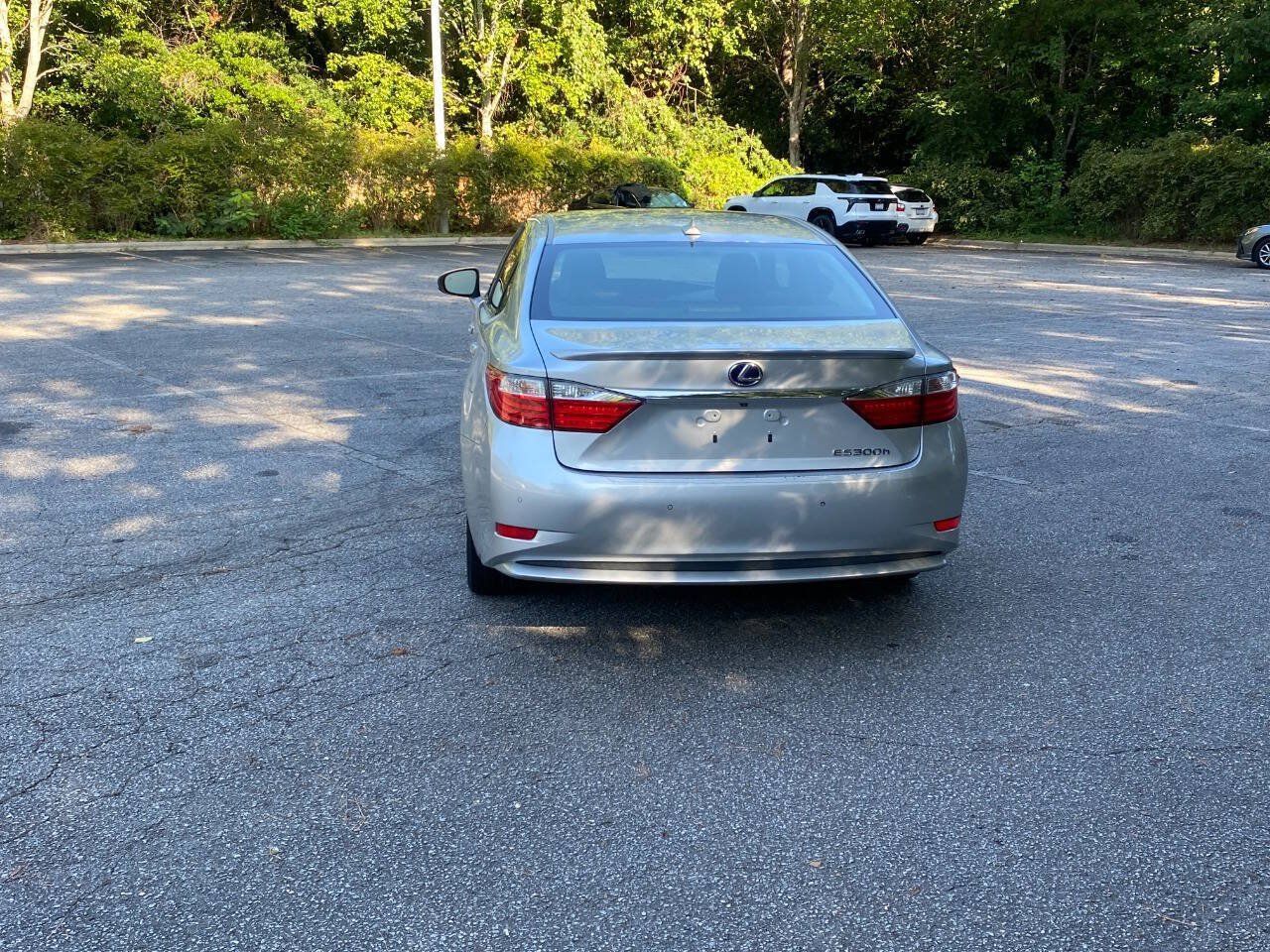 Used 2014 Lexus ES 300h w/ Luxury Package w/Bamboo Trim FWD image 6