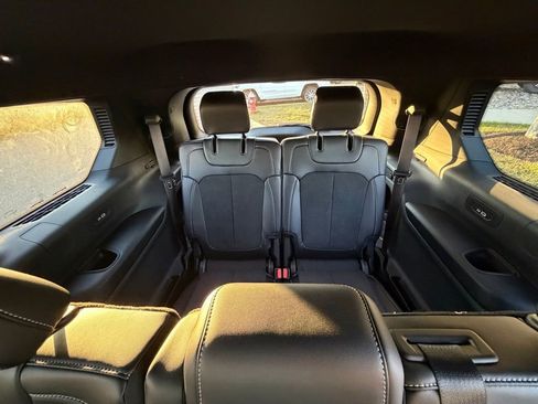 New 2025 Jeep Grand Cherokee L Laredo image 12