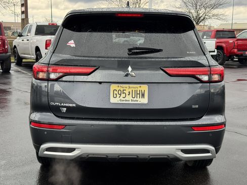 Used 2024 Mitsubishi Outlander SE image 19