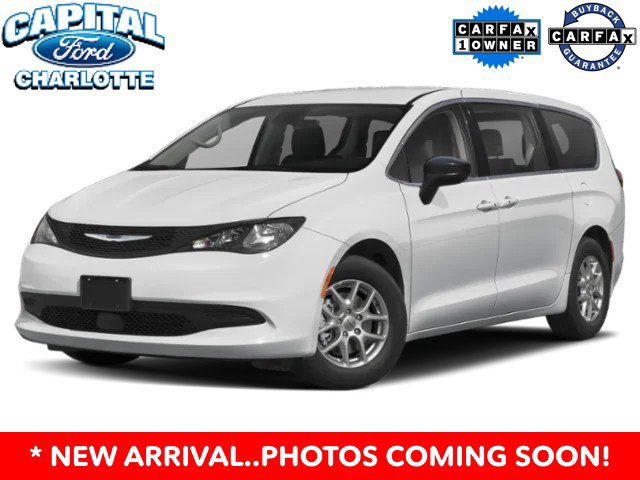 Used 2023 Chrysler Voyager LX FWD image 2
