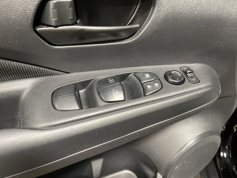 Used 2023 Nissan Kicks S image 8