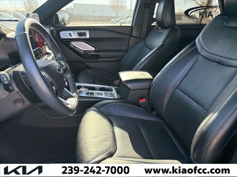 Used 2022 Ford Explorer ST w/ Equipment Group 401A image 4
