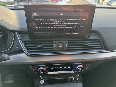 Certified 2025 Audi Q5 2.0T Premium w/ Convenience Plus Package image 17