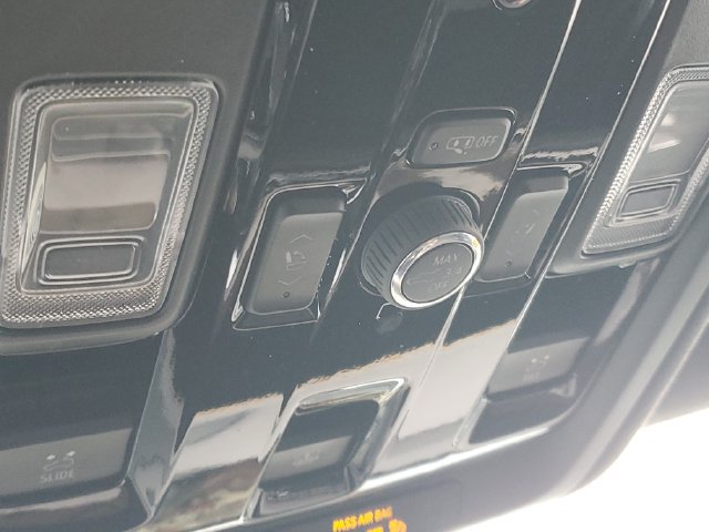 Used 2025 Cadillac Escalade ESV Premium Luxury Platinum w/ LPO, Floor Liner Package AWD/4WD image 27