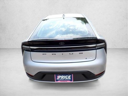 Used 2025 Toyota Prius Plug-In Hybrid FWD image 3